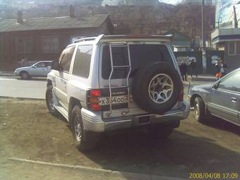 1998 Mitsubishi Pajero Pictures