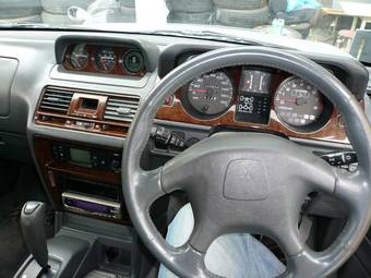 1998 Mitsubishi Pajero Pictures