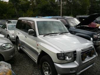 1998 Mitsubishi Pajero Photos