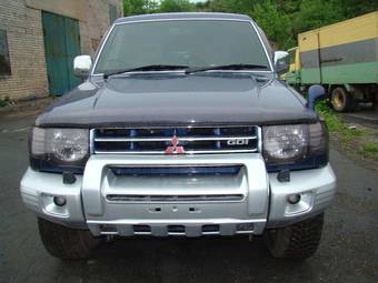 1998 Mitsubishi Pajero Pictures