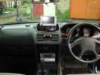 1998 Mitsubishi Pajero Pictures