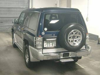 1998 Mitsubishi Pajero Photos