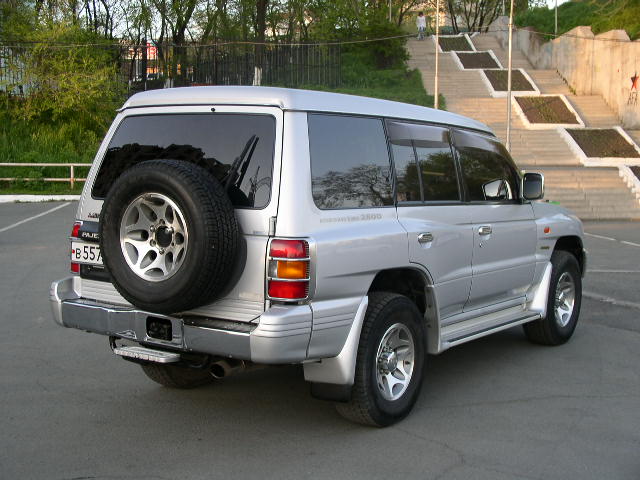 1999 Mitsubishi Pajero