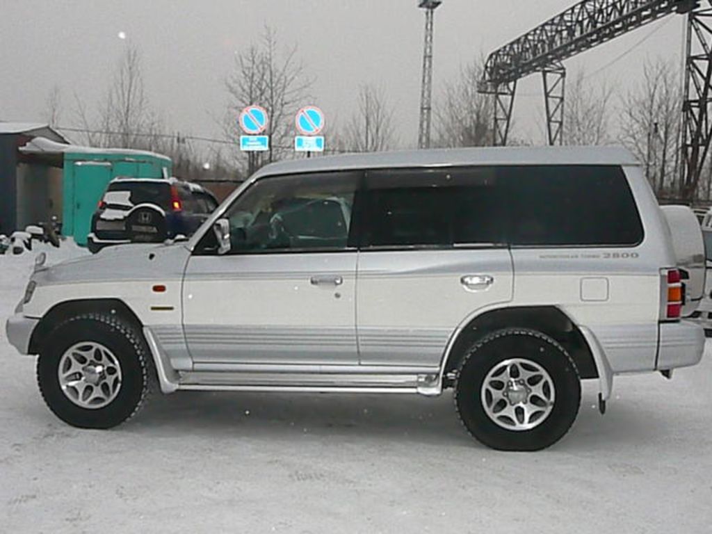 1999 Mitsubishi Pajero