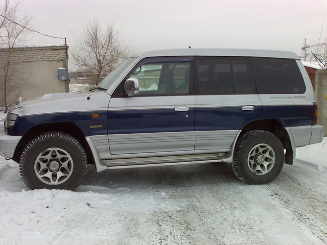 1999 Mitsubishi Pajero