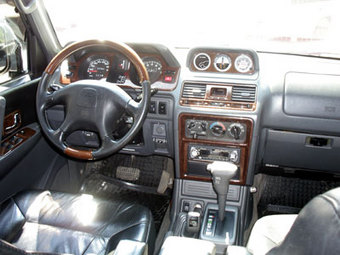 1999 Mitsubishi Pajero Pictures