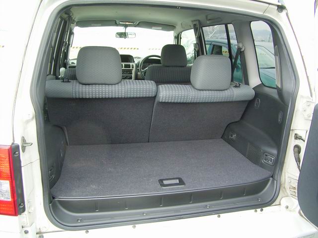 1999 Mitsubishi Pajero Pictures