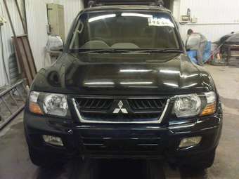 1999 Mitsubishi Pajero Images