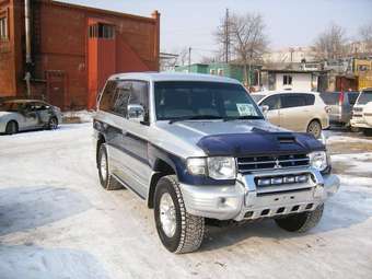 1999 Mitsubishi Pajero Pictures