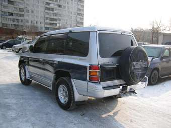 1999 Mitsubishi Pajero Photos