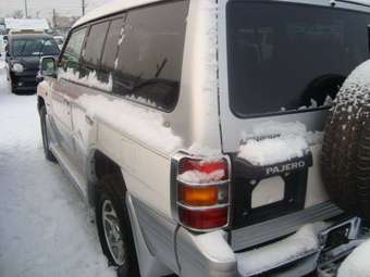 1999 Mitsubishi Pajero Photos