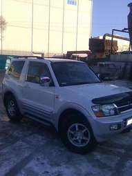 1999 Mitsubishi Pajero Photos