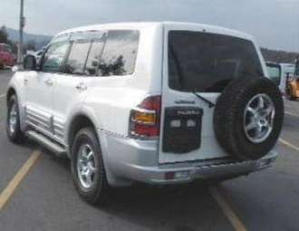 1999 Mitsubishi Pajero Pictures