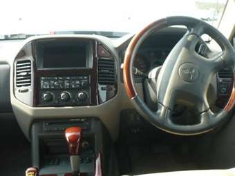 1999 Mitsubishi Pajero Pictures