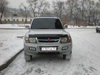 1999 Mitsubishi Pajero Pictures