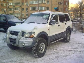 1999 Mitsubishi Pajero Pictures