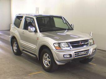 1999 Mitsubishi Pajero Images