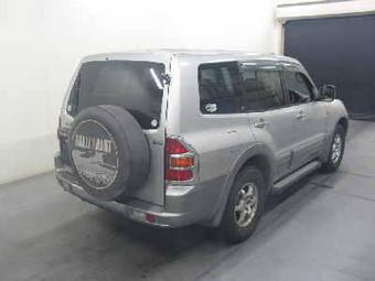 1999 Mitsubishi Pajero Photos