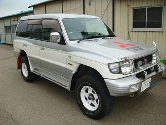 1999 Mitsubishi Pajero Pics