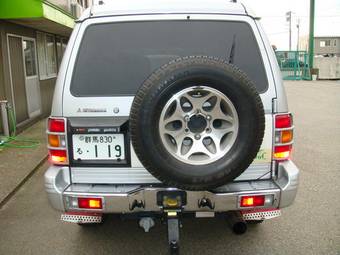 1999 Mitsubishi Pajero Pictures