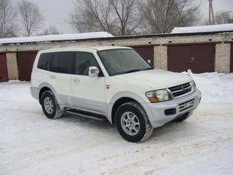 1999 Mitsubishi Pajero Photos