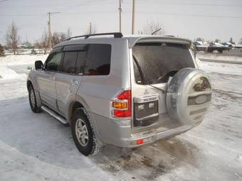 1999 Mitsubishi Pajero Pictures