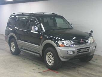 1999 Mitsubishi Pajero Photos