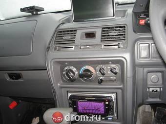 1999 Mitsubishi Pajero Photos