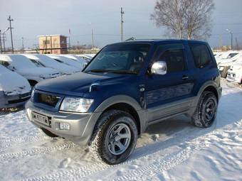 1999 Mitsubishi Pajero Images