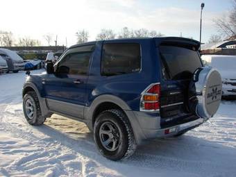 1999 Mitsubishi Pajero Pictures