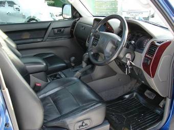 1999 Mitsubishi Pajero Pictures