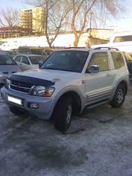 1999 Mitsubishi Pajero Pictures