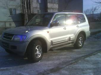 1999 Mitsubishi Pajero Pictures