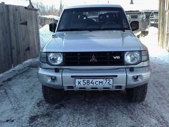 1999 Mitsubishi Pajero Pictures