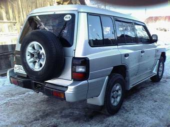 1999 Mitsubishi Pajero Pictures