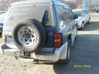 1999 Mitsubishi Pajero Pictures