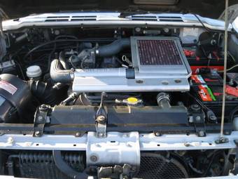 1999 Mitsubishi Pajero Photos