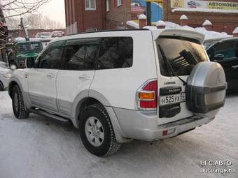 1999 Mitsubishi Pajero Pictures