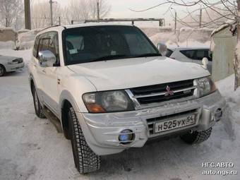 1999 Mitsubishi Pajero Photos