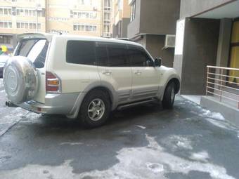 1999 Mitsubishi Pajero Images