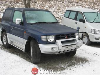 1999 Mitsubishi Pajero Photos