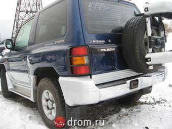 1999 Mitsubishi Pajero Pictures