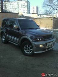 1999 Mitsubishi Pajero Photos