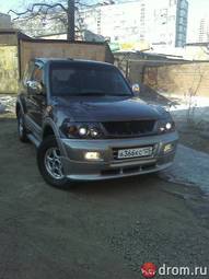 1999 Mitsubishi Pajero Pictures