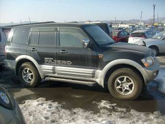 1999 Mitsubishi Pajero Pictures