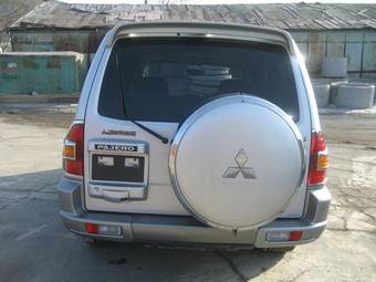 1999 Mitsubishi Pajero Photos