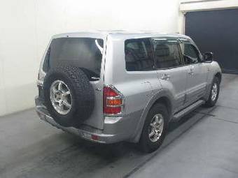 1999 Mitsubishi Pajero Pictures