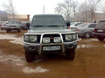 1999 Mitsubishi Pajero Pictures