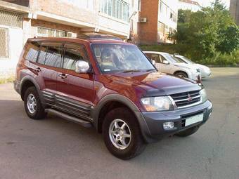 1999 Mitsubishi Pajero Pictures