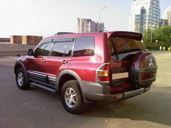 1999 Mitsubishi Pajero Pictures